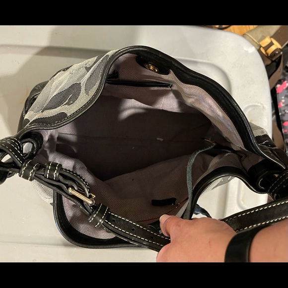 Dooney and Bourke shoulder bag. Bought off of here. Great used condition. - Picture 4 of 6